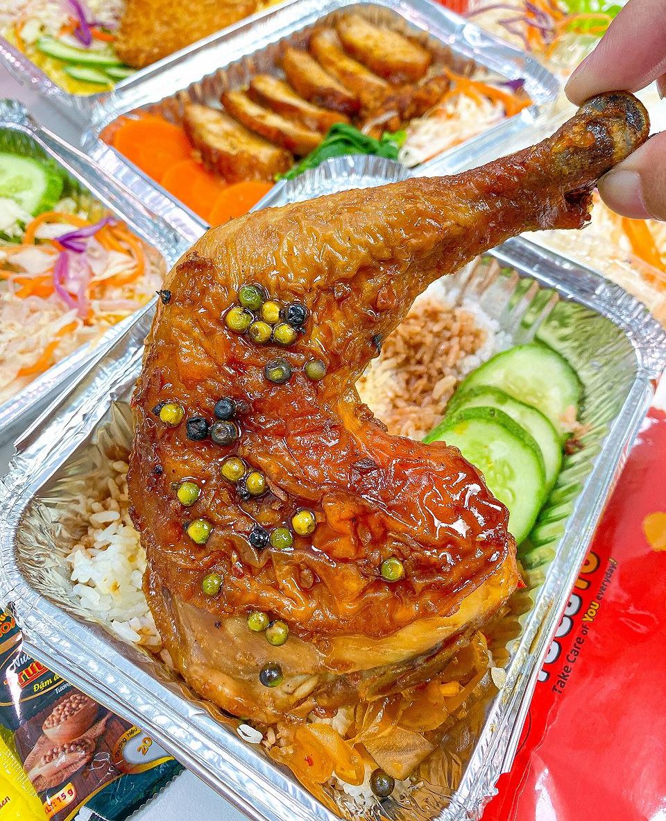 Khay giấy bạc đựng cơm gà OneGo
