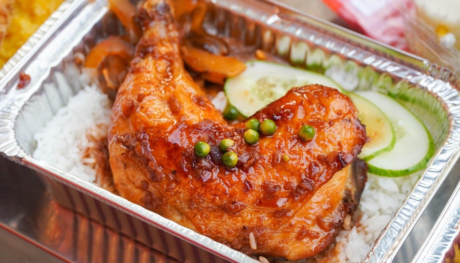 Khay giấy bạc đựng cơm gà OneGo