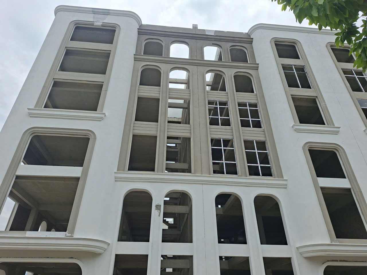 Thi công Phào chỉ xốp
